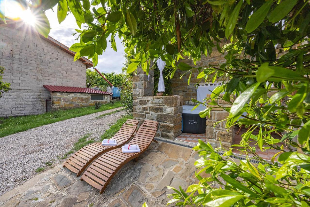 Touristfarm - Apartments "Red Fairytale" Marezige Exterior photo